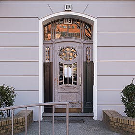 House entrancethumbnail